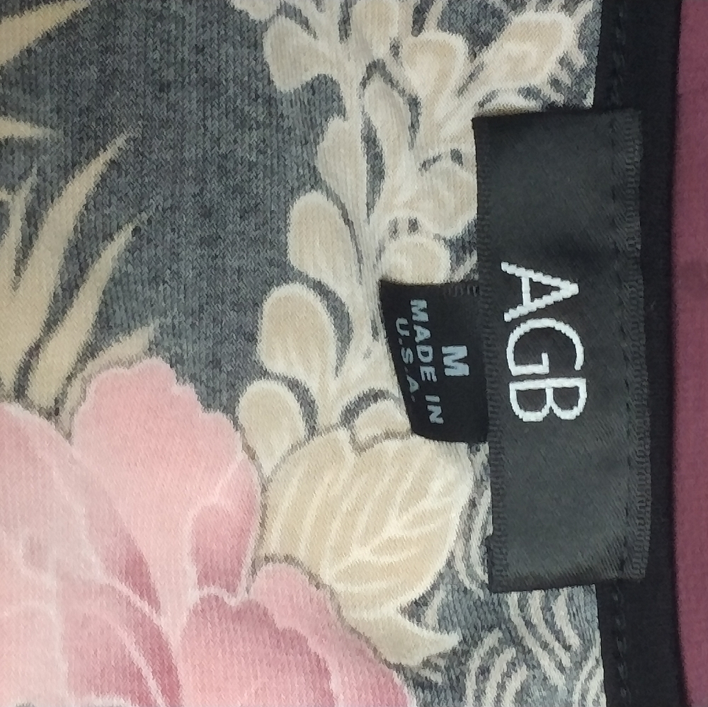 AGB Floral Top - Picture 4 of 4